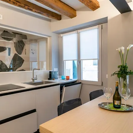 San Stae Glamour דירה *