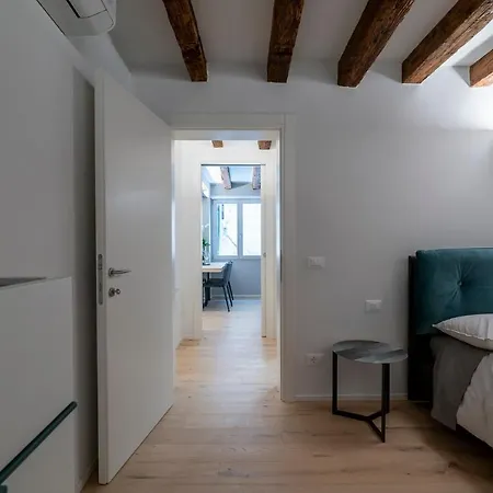 San Stae Glamour דירה